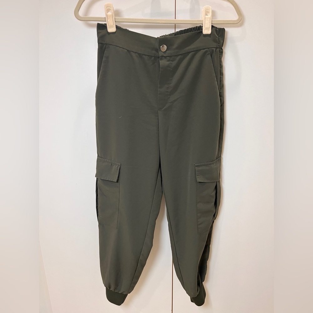 Zara Women’s Dark Green Cargo Pants